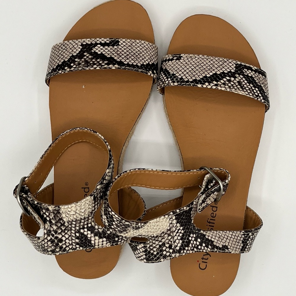 CityClassified New Sandals Size 6